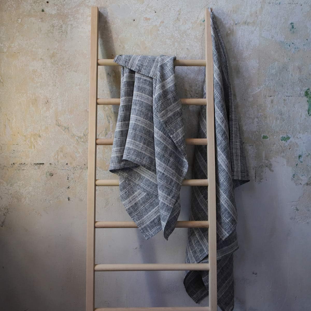 LinenMe 14x17 Guest Towels Soft absorbent BlackNatural Striped
