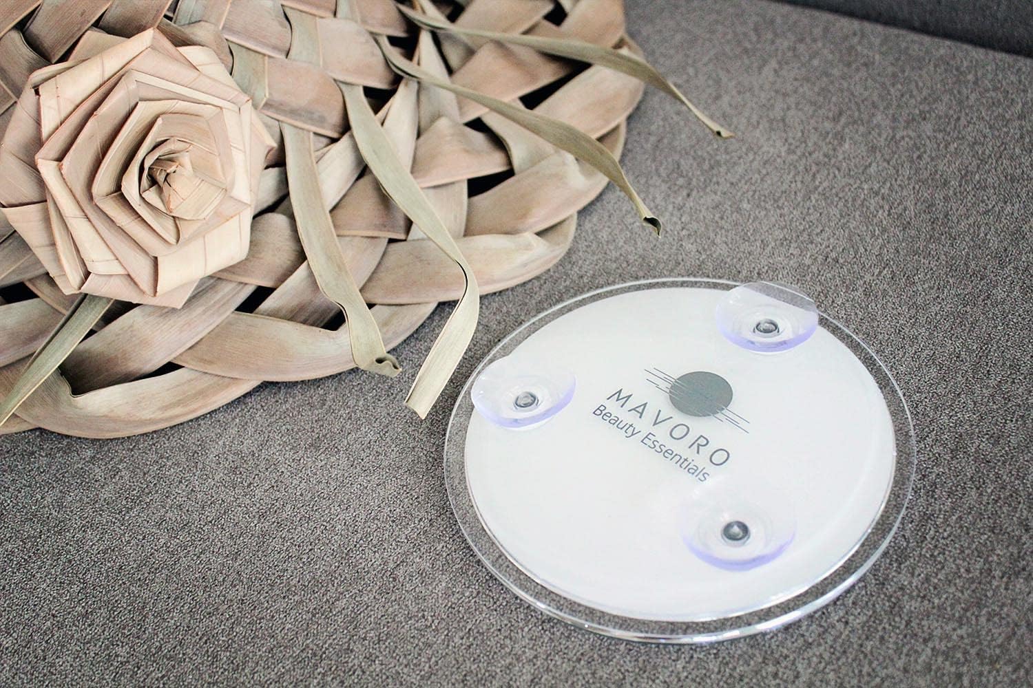 Mavoro Magnifying Mirror with Suction Cups - 10x Magnification